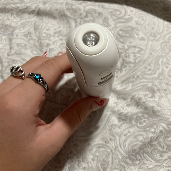 Portable charger/ flashlight/ fan - Picture 4 of 4